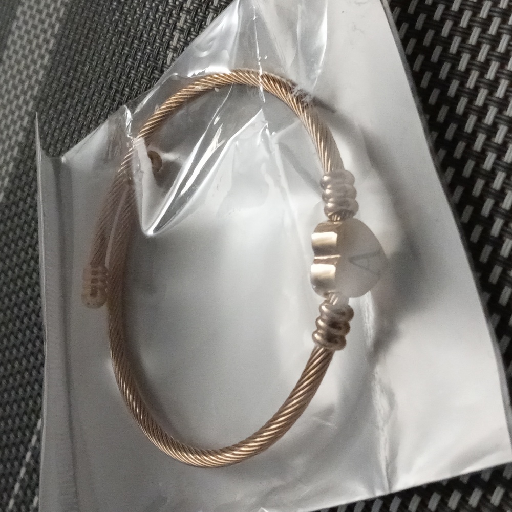 Gorvoski women's cuff bracelet